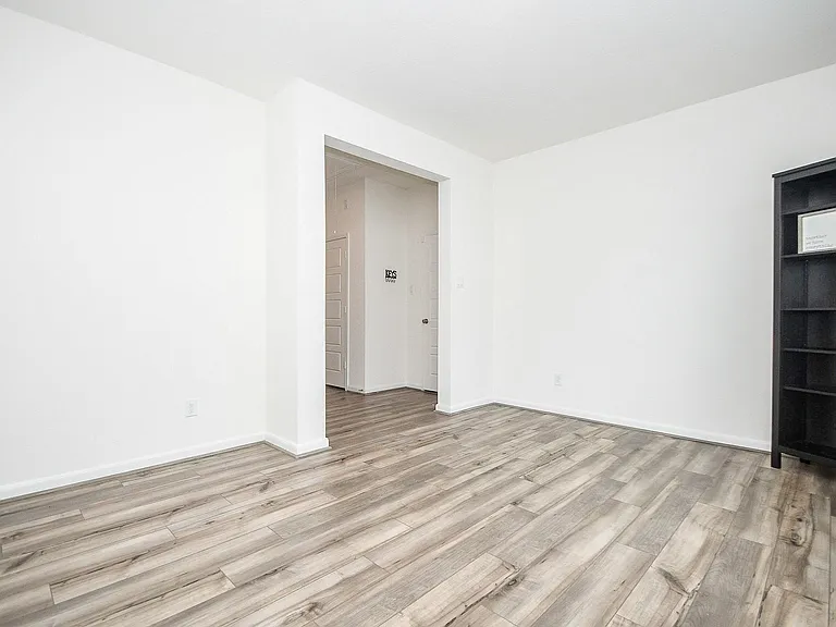 3043 Kastania Ln — Photo 41