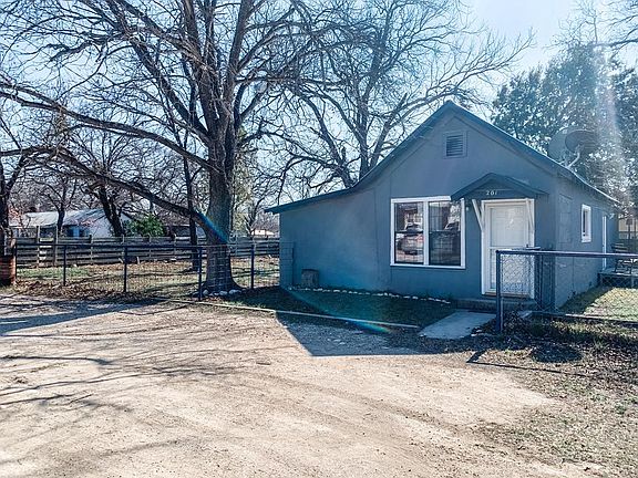 2nd image of 210 1st St