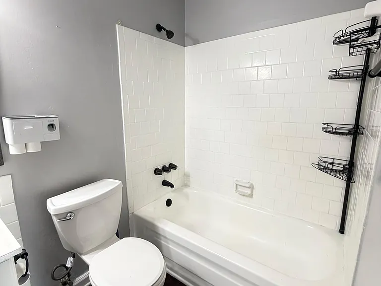 728 Amity Ln — Photo 14