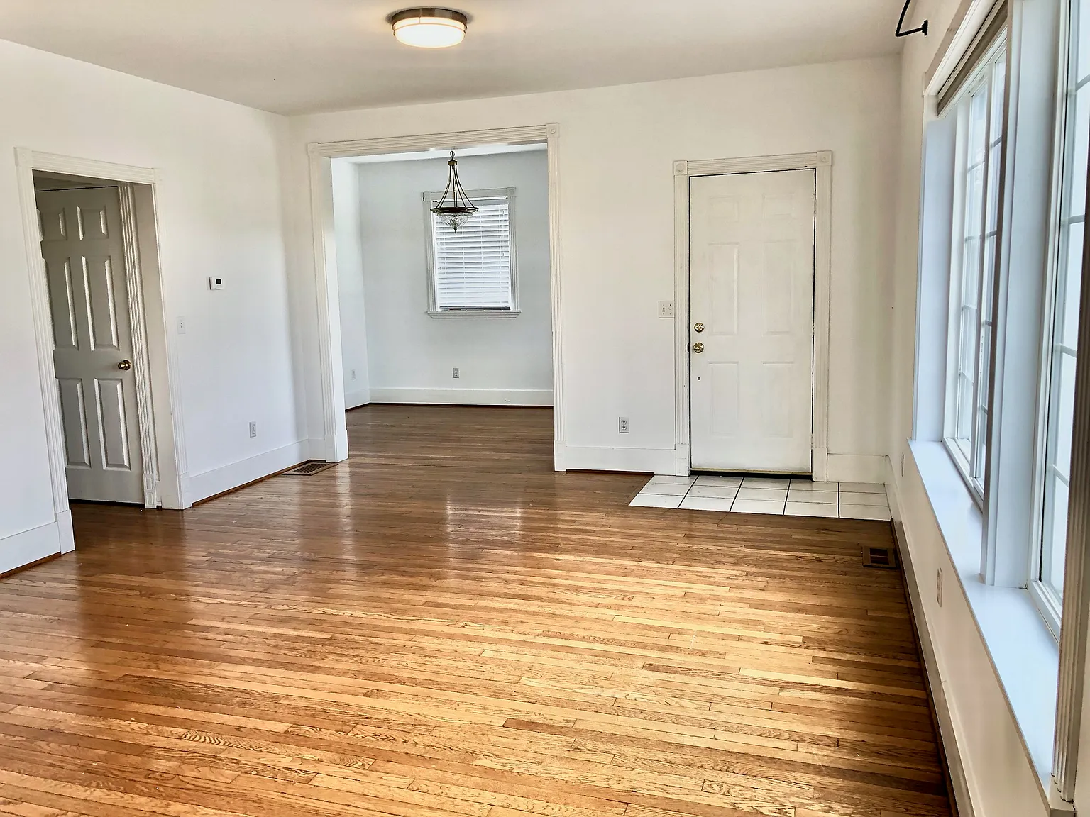 3 bed, 1600 sqft, $2,800 — Photo 2