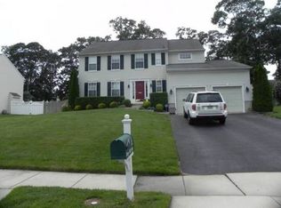 11 Clover Hill Cir, Egg Harbor Township, NJ 08234
