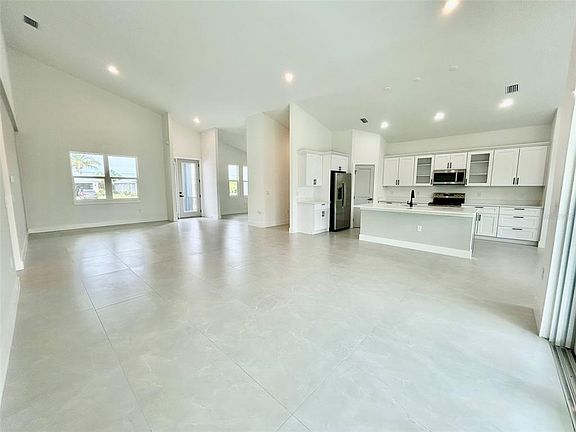 5th image of 8181 Tecumseh Cir
