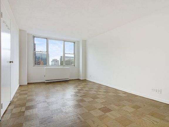 4th image of 166 E 34th St APT 18B