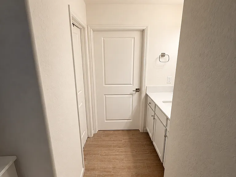 1466 Redbrick Ln — Photo 23