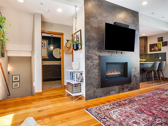 5th image of 607 Fawcett Avenue