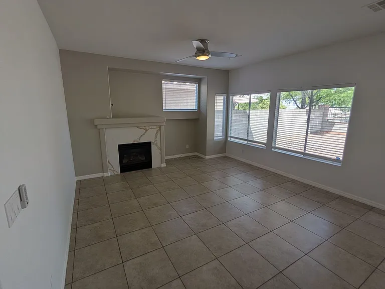 1016 Royal Plum Ln — Photo 3