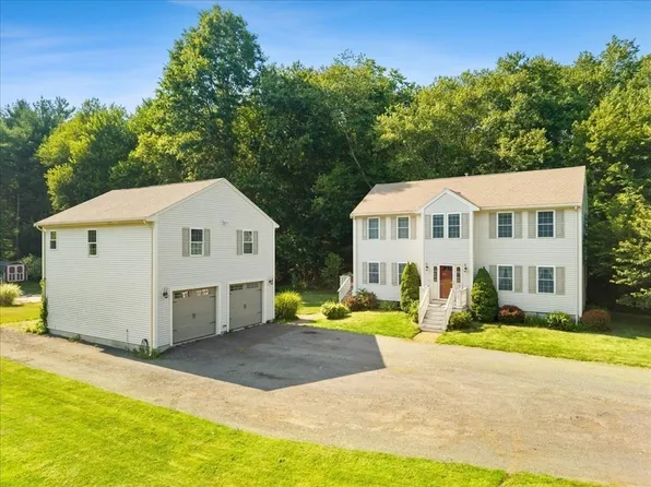 20 Worcester St, Taunton, MA 02780