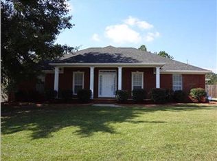 990 Wakefield Dr W, Mobile, AL 36695