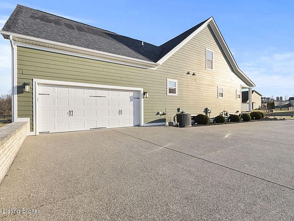 3rd image of 4812 Deer Creek Pl