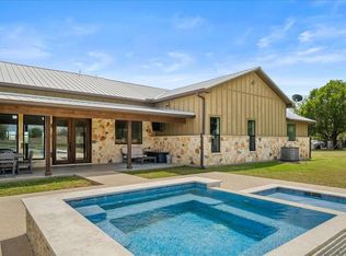 98 County Road 957b, Schulenburg, TX 78956