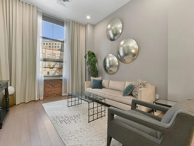 121 Portland St #202 — Photo 2