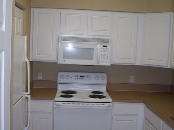 4th image of 4941 SW 91st Ter Ste 102