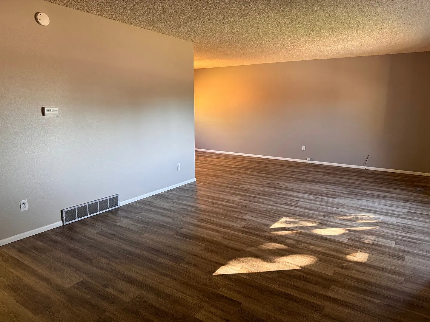 3 Bedroom, 2.5 Bath with AC — Photo 3
