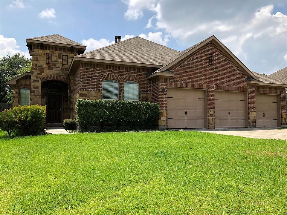 1st image of 33203 Greenfield Forest Dr