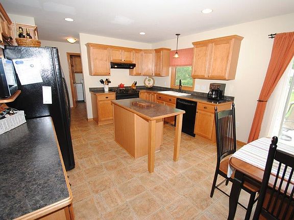 5th image of 8827 W Silverwood Ct