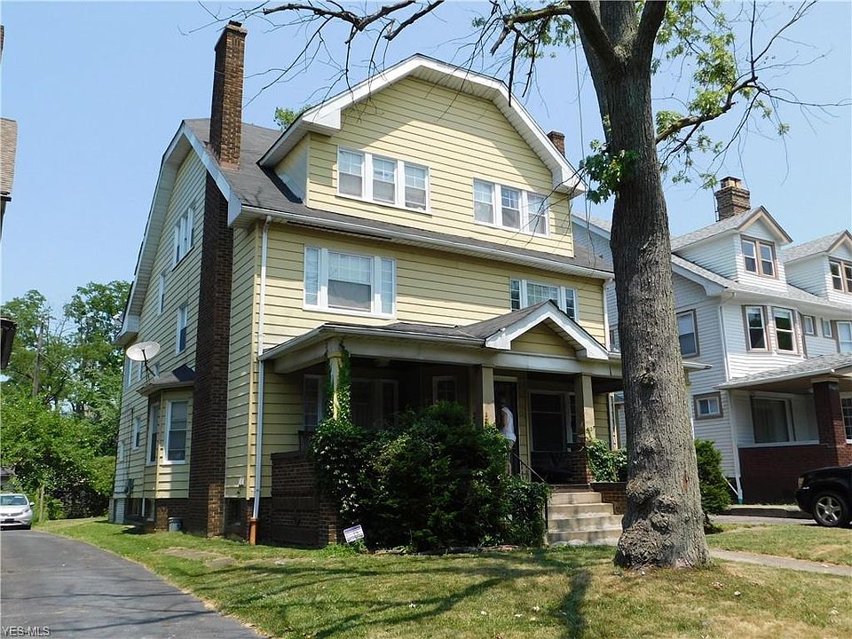 2nd image of 3135 E Derbyshire Rd