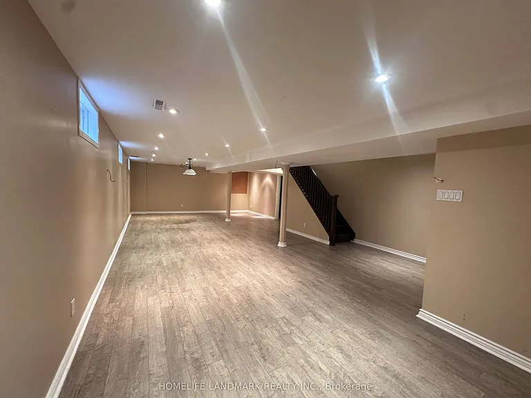3 Padget Pl — Photo 21