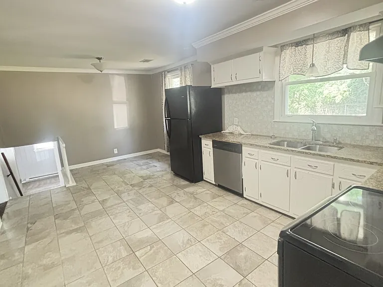 221 Bonnavue Dr — Photo 5
