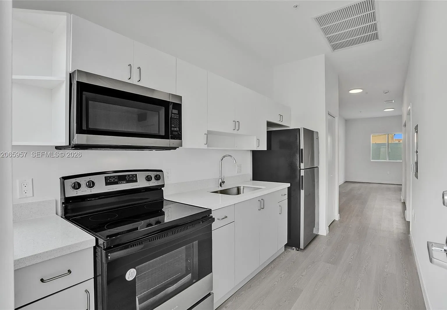 Lawrence Estates Land Cos — Photo 1