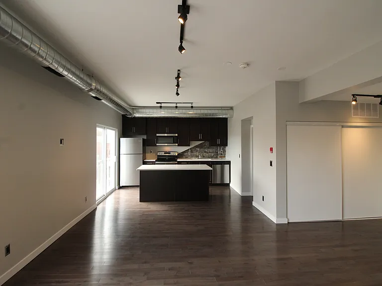 183 Princess St — Photo 6
