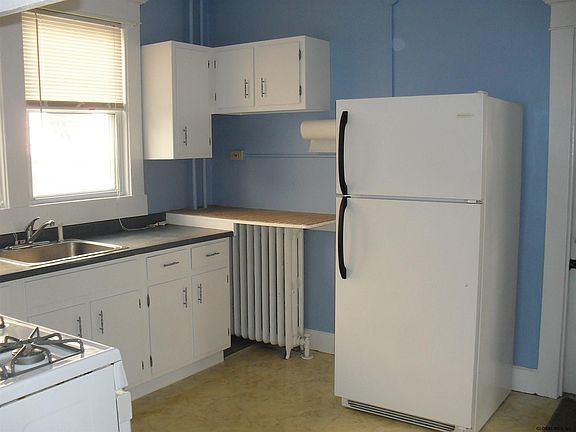 2nd image of 2 Norwood Ave