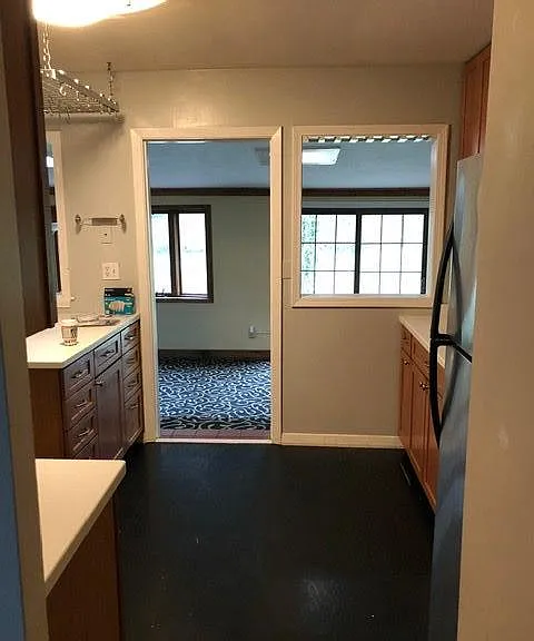 227 Blackburn Ave — Photo 9