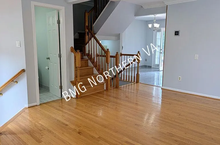 7408 Gadsby Sq — Photo 5