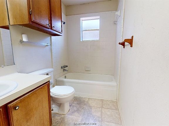 5th image of 4314 Meadowbrook Dr