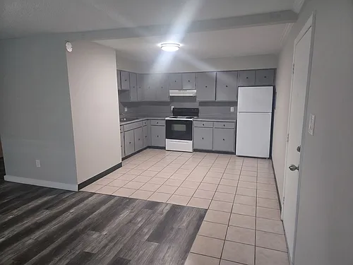 1936 Vinewood Ln Photo 1