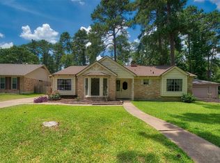 420 Oakhill Dr, Conroe, TX 77304