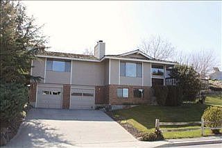 4th image of 227 Riverwood St