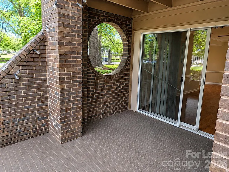 1109 E Morehead St #10 — Photo 14
