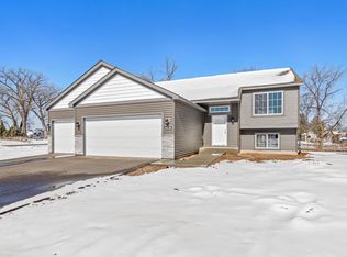 6610 Granby St, North Branch, MN 55056