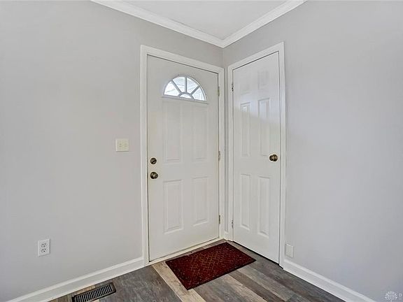3rd image of 1860 Whitt St