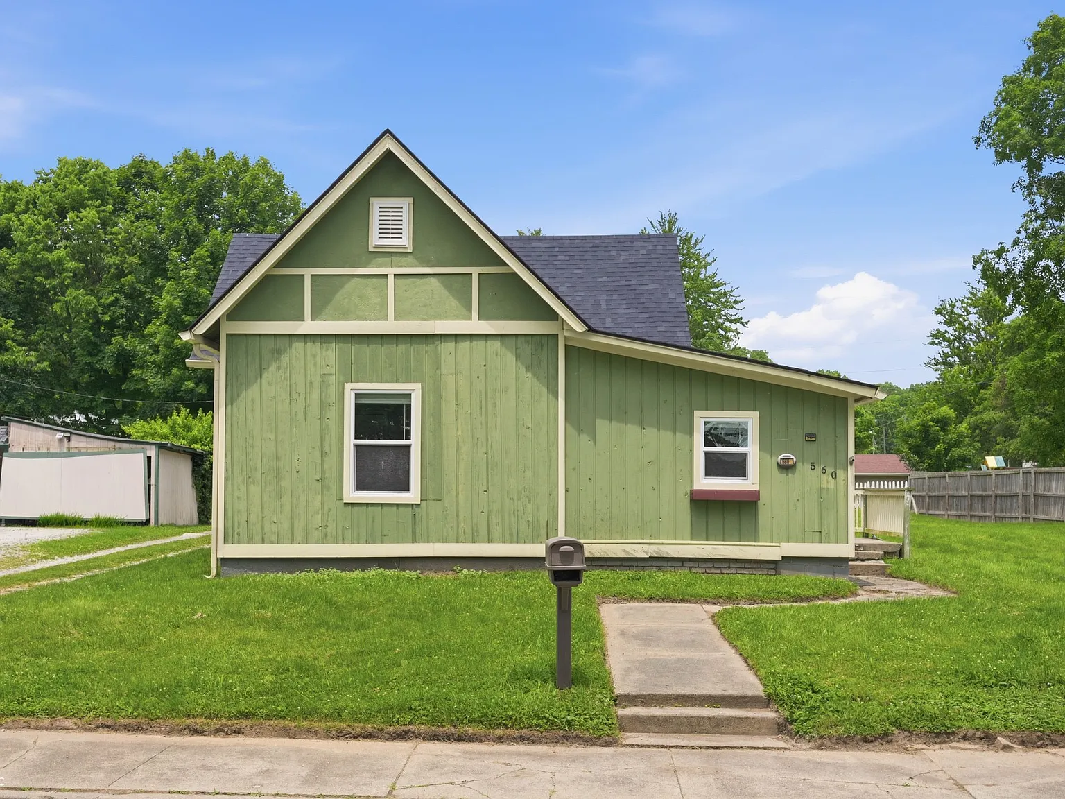 3 bed, 2.0 bath, 1159 sqft, $1,500 — Photo 1
