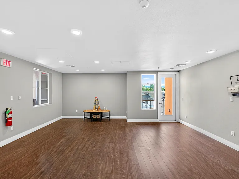 538 S Mathilda Ave #301 — Photo 55