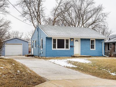 1352 Johnson St, Des Moines, IA, 50315