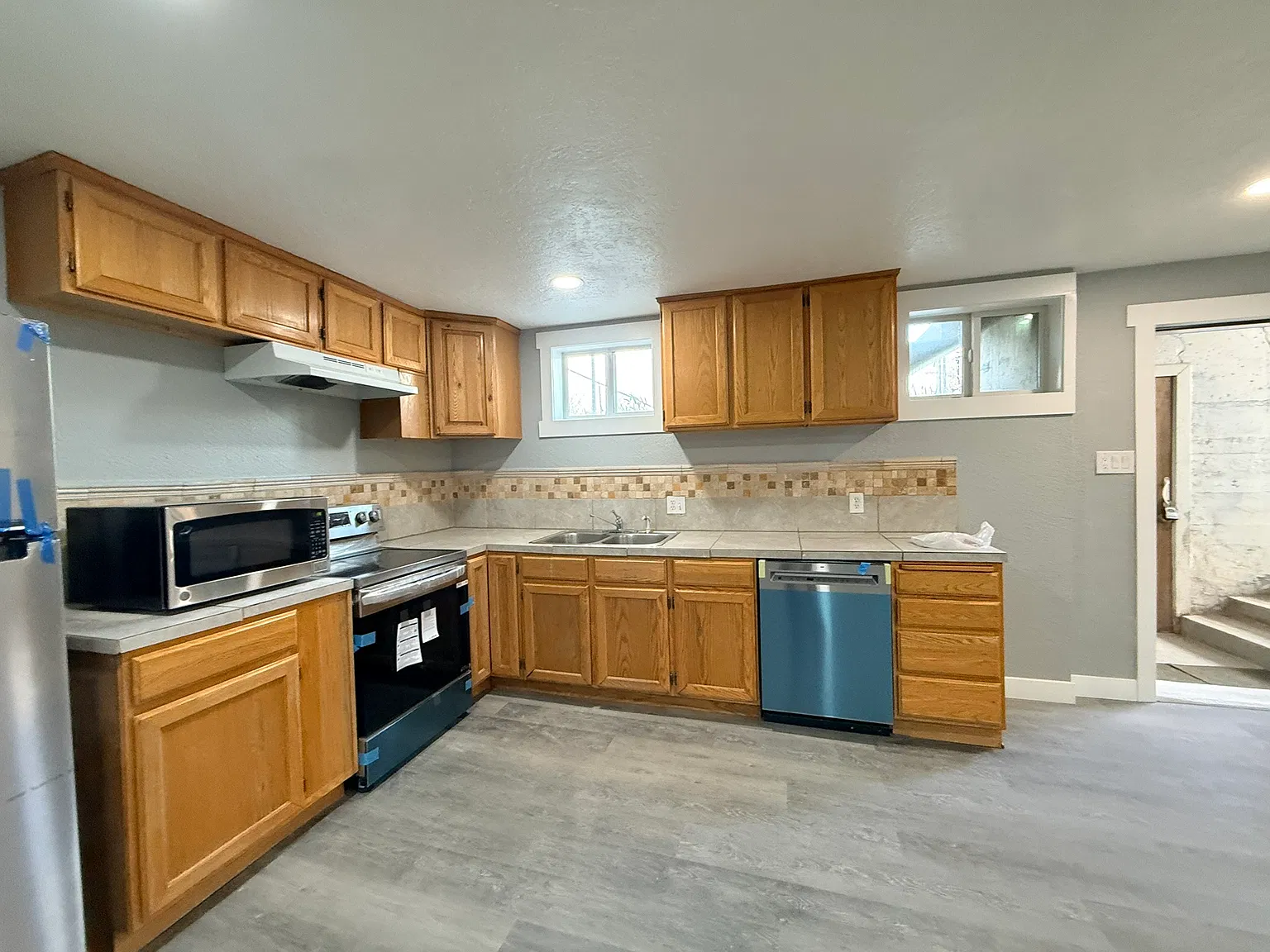 5054 S 2200 W — Photo 2