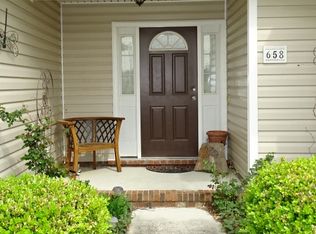 658 Old Hammock Rd, Swansboro, NC 28584