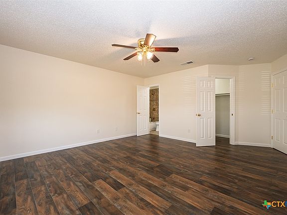 4th image of 209 W Hogan Dr