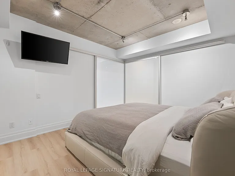 95 Bathurst St #109 — Photo 11