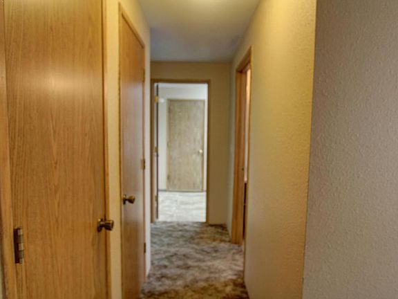 5th image of 820 SE Bird Ave