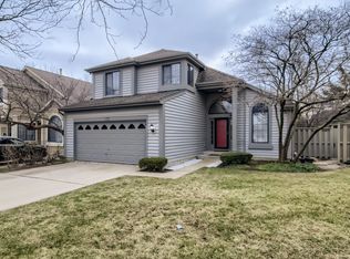 172 Seneca Trl, Bloomingdale, IL 60108