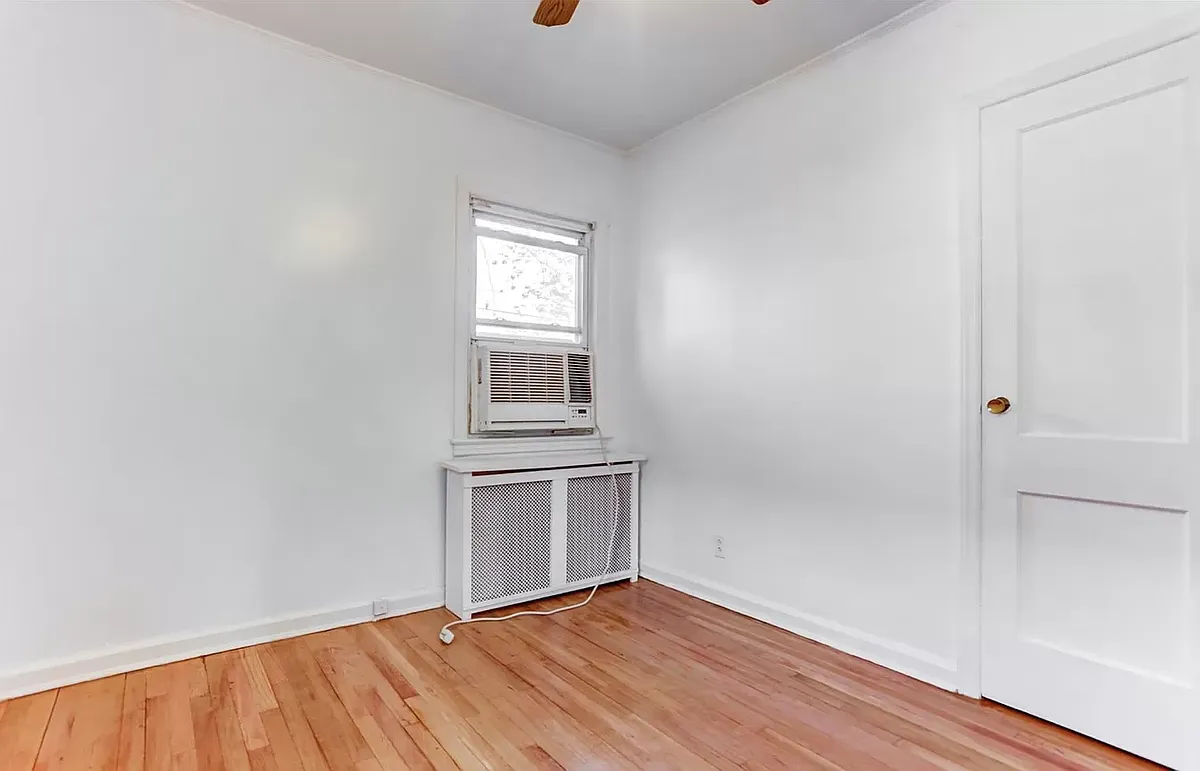 Building Photo - 264th St