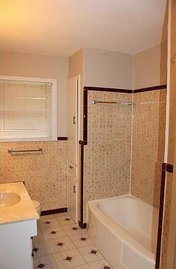 5th image of 4744 Lowell Ln