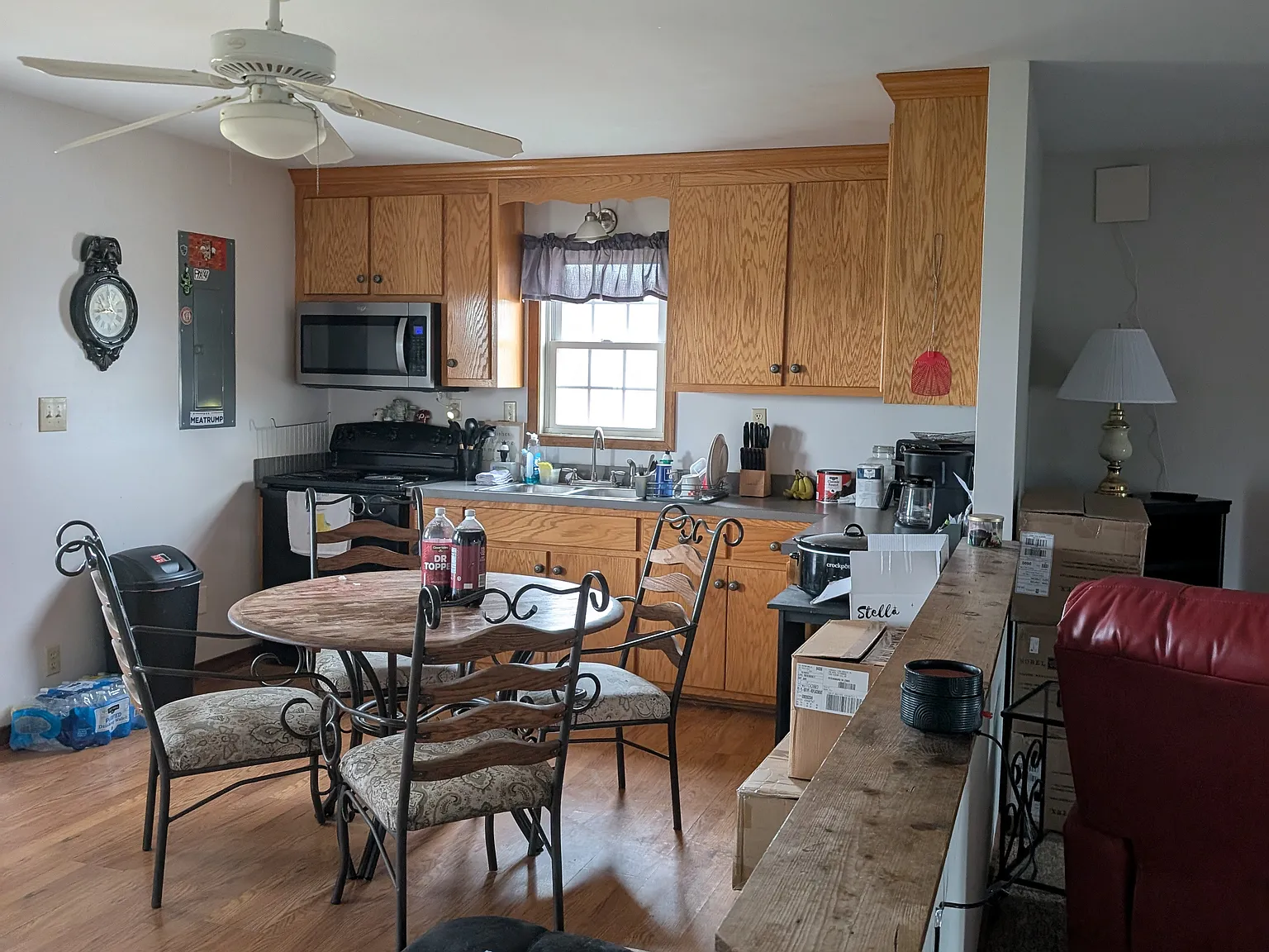 3 bed, 1100 sqft, $1,400 — Photo 3