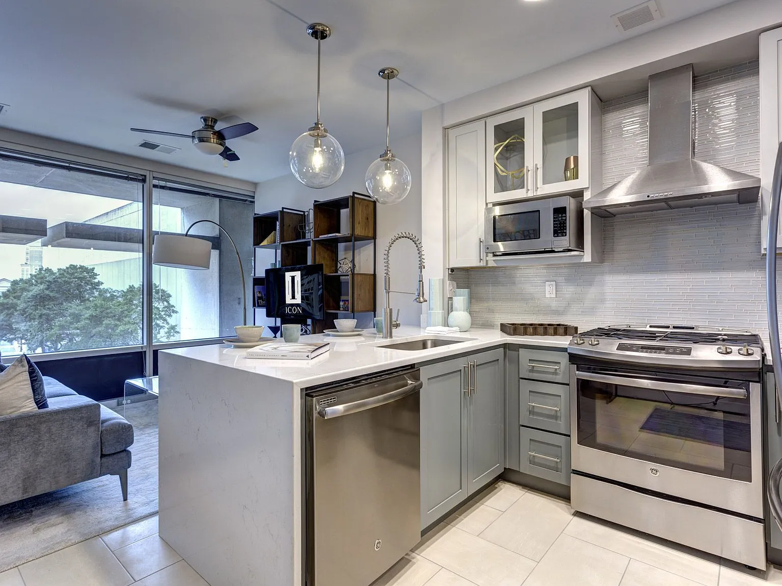 Icon Norfolk Apartments — Photo 2