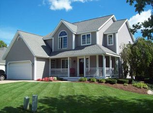 3086 Crestbrooke Dr, Zeeland, MI 49464