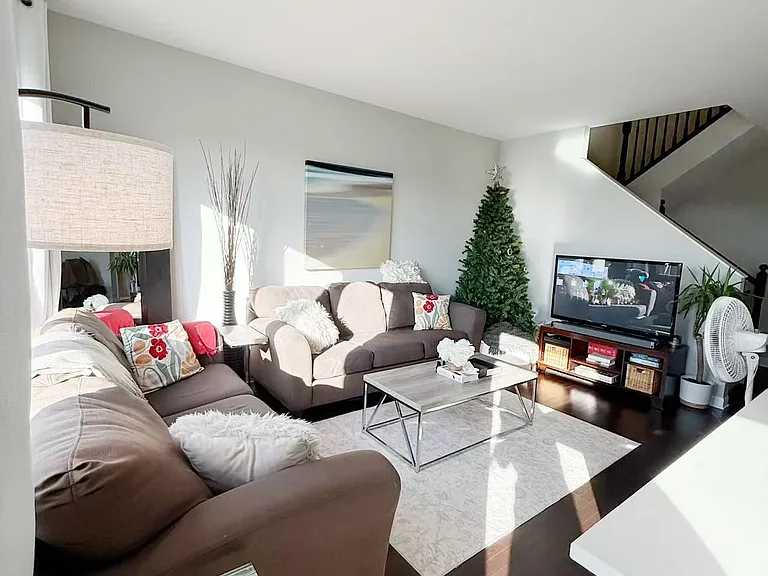 75 Aura Ave — Photo 10