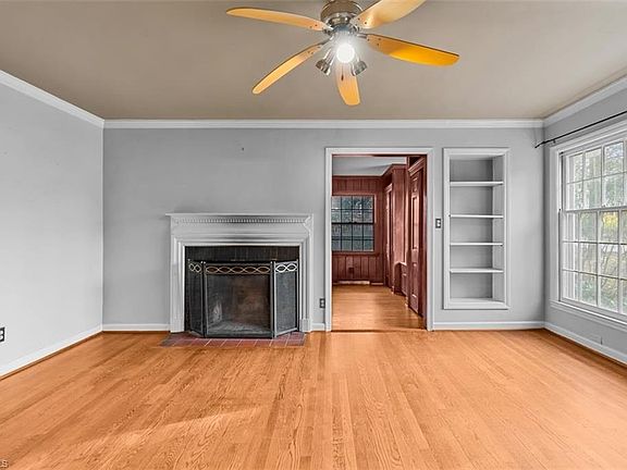 5th image of 2102 Cleburne St